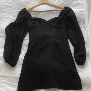 Aritzia Wilfred 
NOVELLA DRESS in black